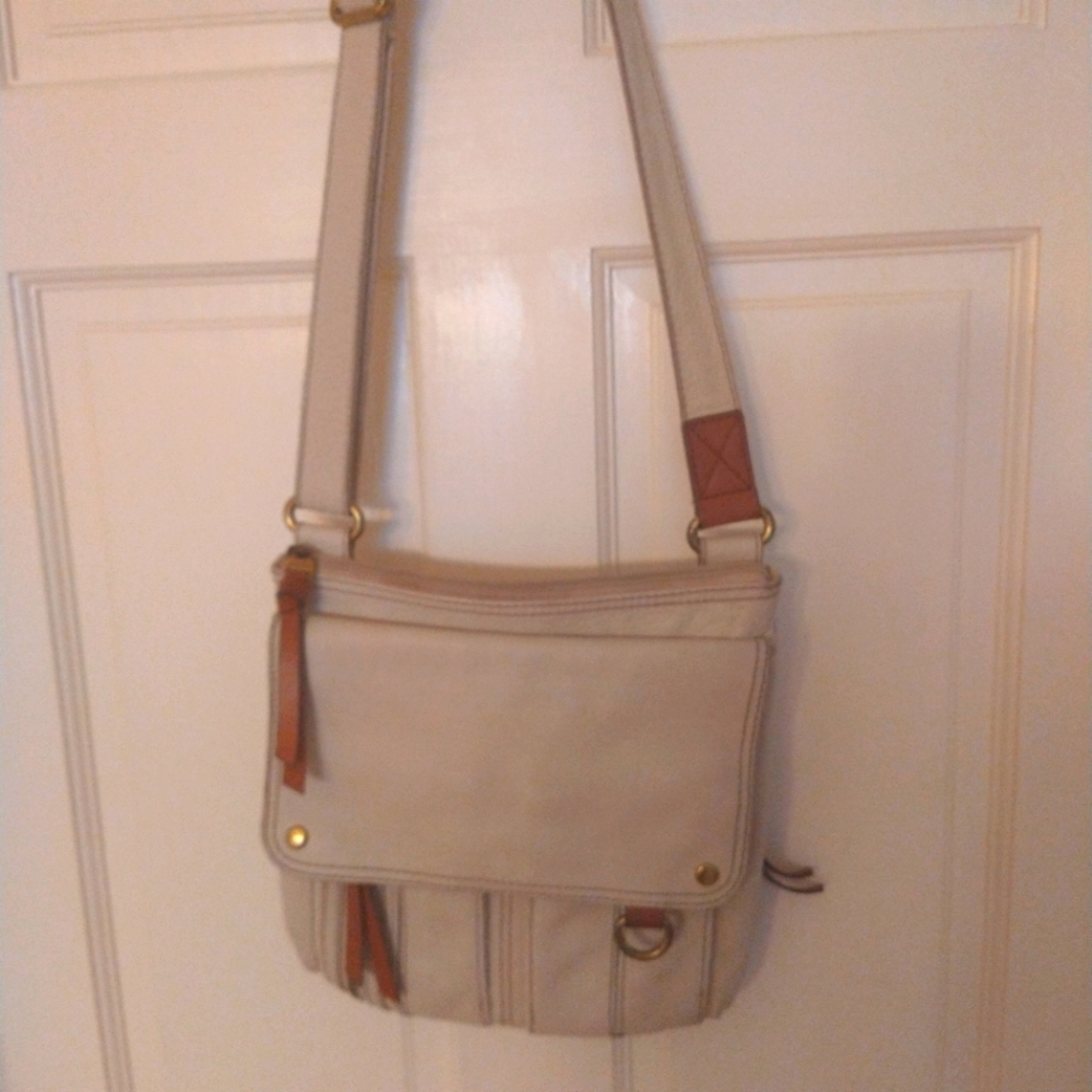 Fossil cross shoulder taupe bag